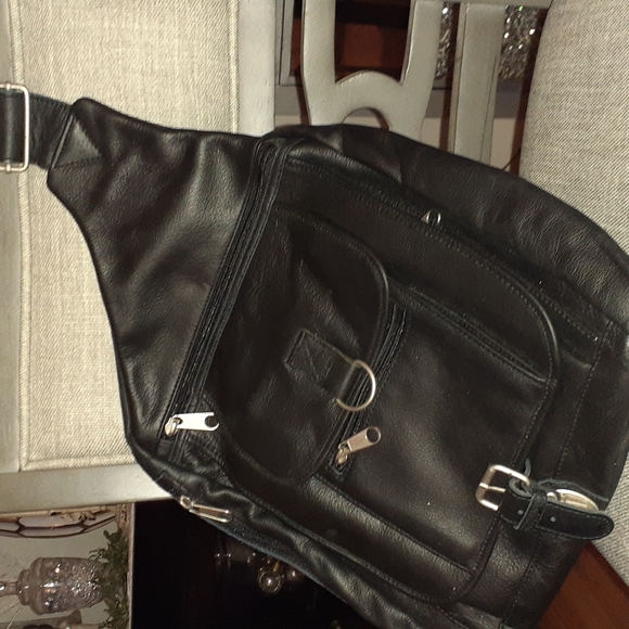 Crossbody leather bag - Picture 9 of 9